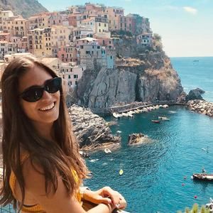 Meet your Posher, Caroline